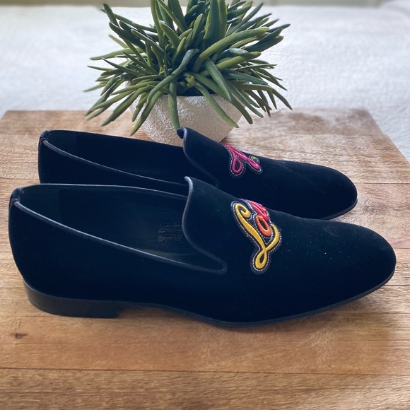 LOUIS VUITTON “Louis V.” Velvet Auteuil Slippers - Picture 7 of 13